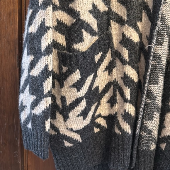 Dance & Marvel Open Front Houndstooth Cardigan - Picture 9 of 15